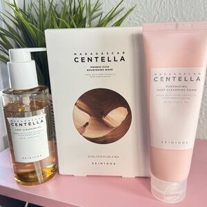 SKIN1004 Madagascar Centella Poreminizing Deep Cleansing Foam - Pink